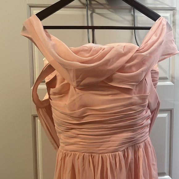 Soft pink elegant gown - Picture 5 of 6
